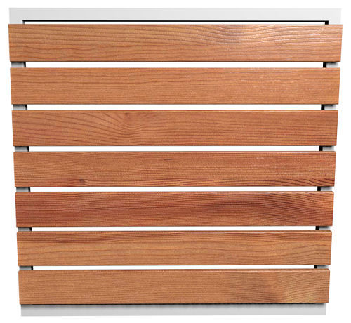 En posició horitzontal, sobre la superfície exterior del marc